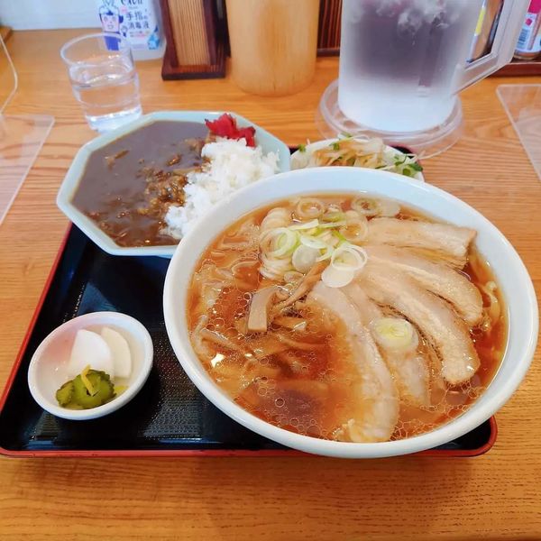 「熟成豚カレーセット・チャーシューワンタンメン手打ち麺」@恵比寿の写真