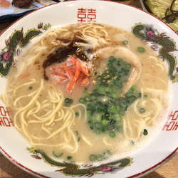 屋台のとんこつラーメン605円