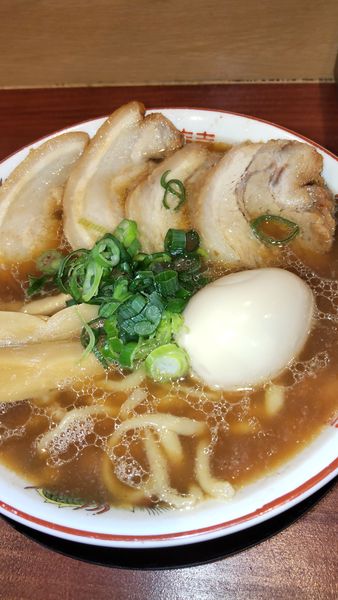 「手打ち醤油全部増し　￥９５０円」@超多加水純手打ち麺 仁しむらの写真