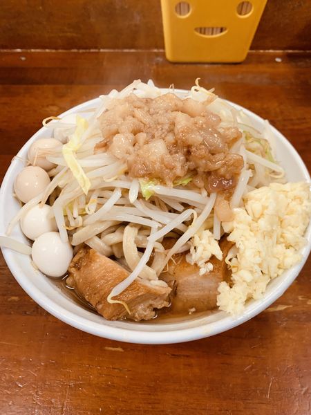 「小ラーメン　麺増しうずら　ヤサイニンニクアブラ」@蓮爾 新町一丁目店の写真
