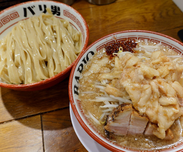 「つけ麺 900円（ヤサイマシマシ・アブラマシマシ）」@らーめんバリ男 大門店の写真