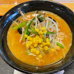 野菜たっぷり！みそラーメン