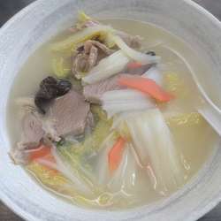 羊肉湯麺　７００円