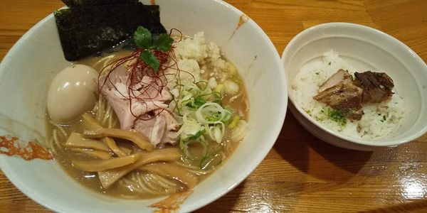 「限定煮干しそば 潤目鰯とズワイ蟹の 煮干しそば 〜おい飯付〜」@麺屋 ひな多の写真