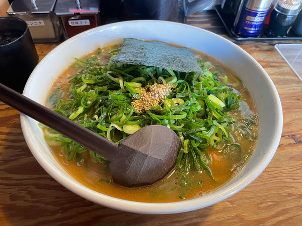 「青ネギラーメン+チャーシュー+大盛り」@Y's Dining Barの写真