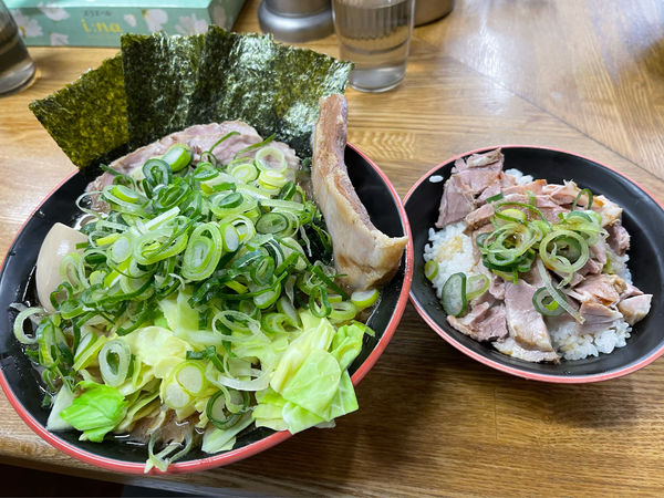 「全部のせラーメン＋限定トントロ＋まかない飯」@麺家 紫極の写真