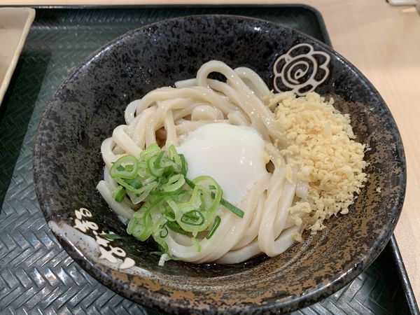 「温玉ぶっかけ（冷小）」@はなまるうどん モリシア津田沼店の写真