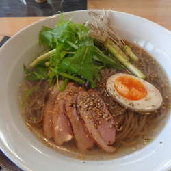 鴨せり塩そば 800円