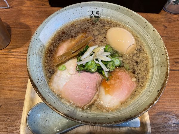 「アグー豚背脂入肉と玉子醤油ラーメン」@麺処 天川の写真