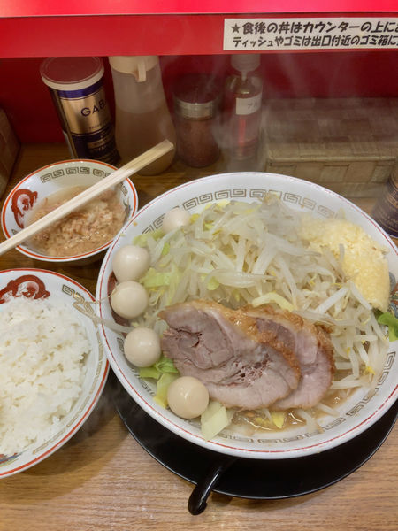 「ミニラーメン+うずら+肉かす脂+ライス」@豚山 荻窪店の写真