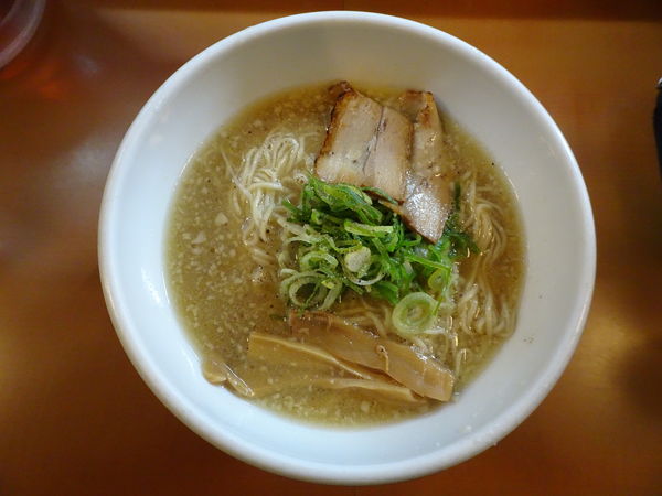 「鶏がら豚骨醤油」@よってこや 枚方駅前店の写真