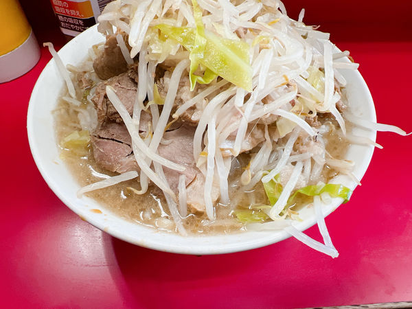 「小豚ラーメン　ヤサイアブラ」@ラーメン二郎 三田本店の写真