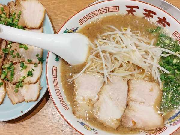 「らーめん＋秘伝チャーシュー」@餃子の天天有の写真