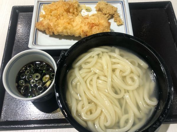 「釜揚げ(並)330円かしわ天180円→100円」@宮武讃岐製麺所 TOKYO-BAY店の写真