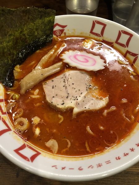 「辛煮干しらーめん」@煮干しらーめん 玉五郎 京橋店の写真