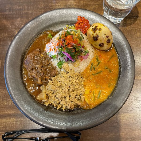 「あいがけ3種」@kitchen and CURRYの写真