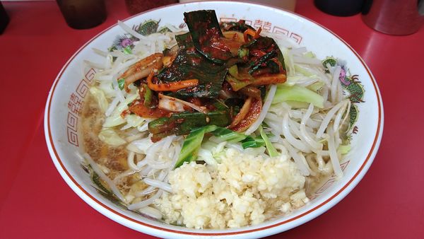 「ラーメン(ヤサイ少なめ・ニンニク増し)+ネギキムチ」@ラーメン二郎 湘南藤沢店の写真