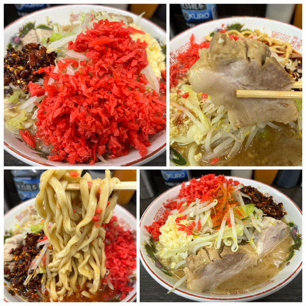 「ラーメン 800円（ニンニク）ラー油50円紅生姜50円」@ラーメン二郎 川越店の写真