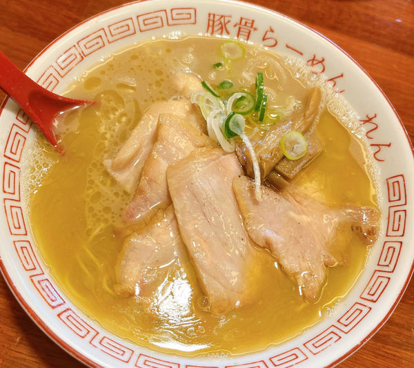 「塩豚骨肉ラーメン」@豚骨らーめん れんの写真