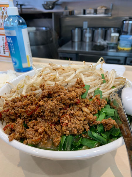 「豚骨台湾ラーメン＋炒めもやし」@俺の夢の写真