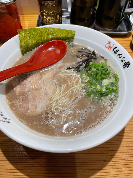 「純骨豚骨ラーメン」@ほんな骨 沼津店の写真