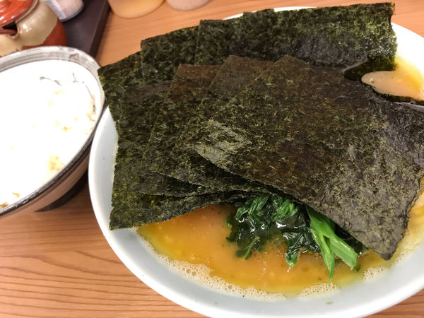「のり増しラーメン 並 800円」@家系らーめん 武将家 外伝の写真
