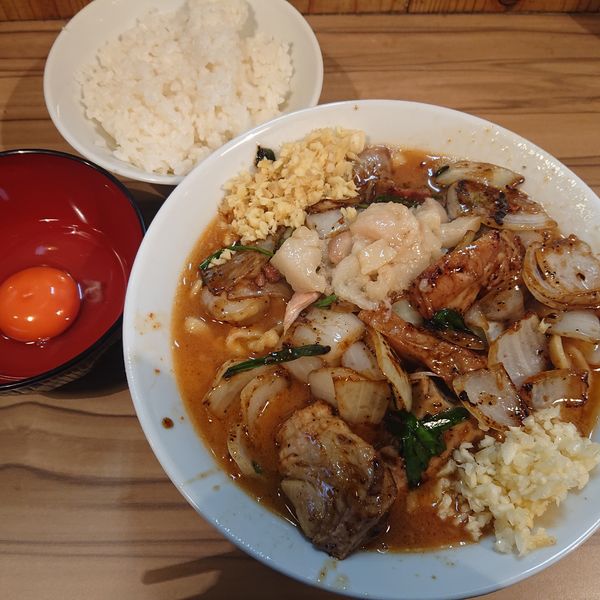 「ヒノスタ900円、ライス100円、こだわり卵50円」@ヒノブタスタミナ 南越谷店の写真