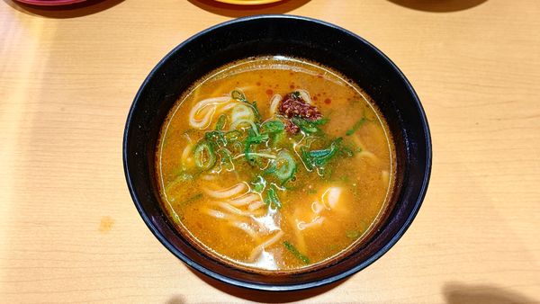 「新・濃厚えび味噌ワンタンメン」@スシロー 入間上藤沢店の写真