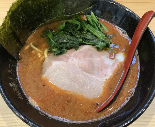 「[限定]赤ラーメン」@極濃家系ラーメン 歩輝勇 センター北店の写真