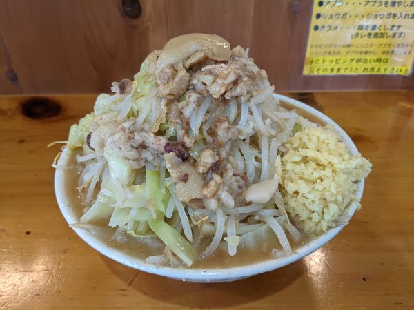 「らーめん小（野菜、しょうが、あぶら）850円」@ラーメン 滋悟郎の写真