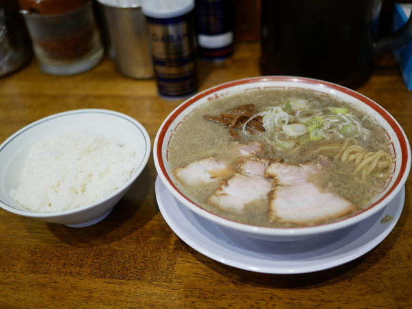 「数量限定 バリ煮干しそば 麺硬め＋背脂多め＋ライス」@田中そば店 浅草店の写真