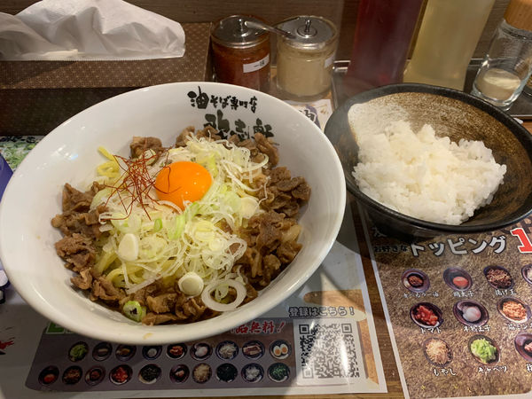 「肉すきネギそば900円+小ライス100円」@歌志軒 一宮駅前店の写真