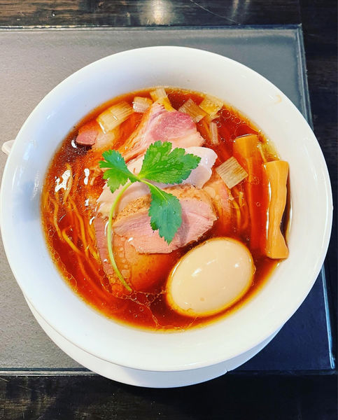 「地鶏丹波黒どり味玉醤油らぁめん」@KaneKitchen Noodlesの写真