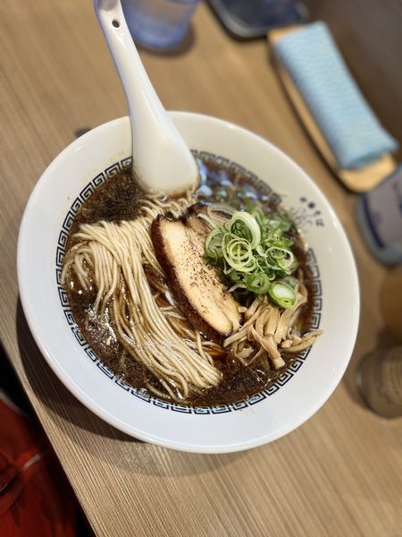 「限定　シン・山椒ブラック900円」@中華そば 六感堂の写真