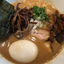 赤とん味玉(明太子ラーメン)