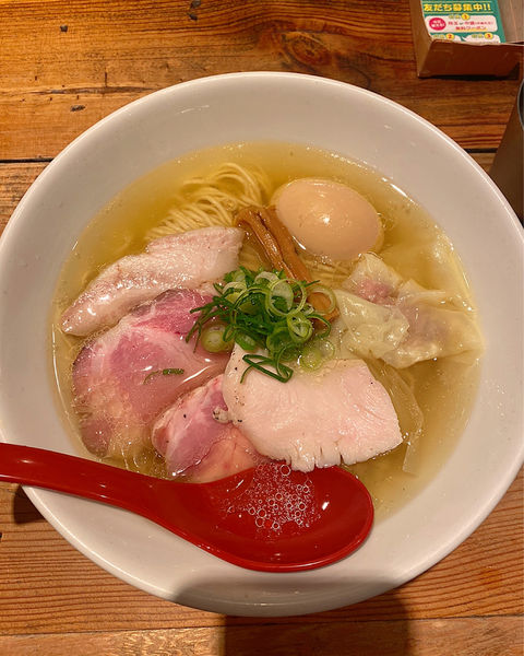 「軍鶏特製塩ラーメン」@麺屋 翔 西新宿本店の写真
