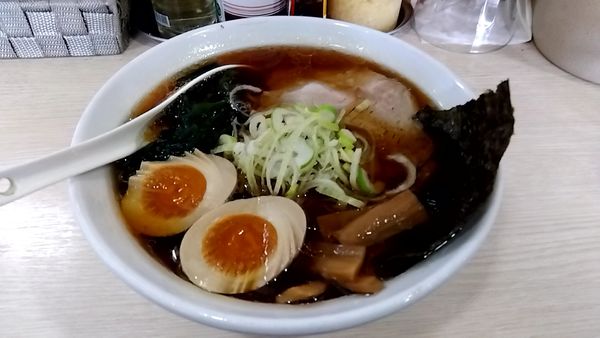 「醤油味玉ラーメン（７５０円）」@あじりんらーめんの写真