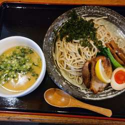 つけ麺(白) 880円