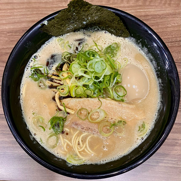 「あっさりラーメン ¥800円（味玉＋100円）」@特製ラーメンはせがわの写真
