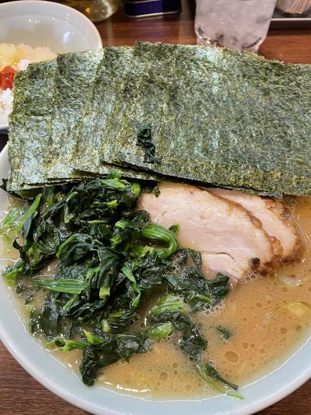 「チャーシュー麺、ほうれん草、半ライス、海苔」@金八家の写真