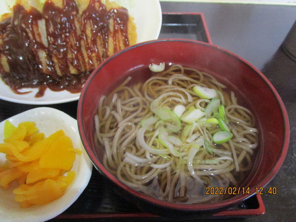 「かけそば：デミかつ定食 600円」@そば・うどん たぬきの写真