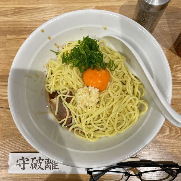 「M.O 中細ぱっつん スープ無し」@麺屋のスたの写真