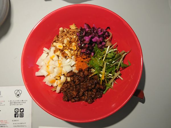 「エニシ担担麺」@KOBE ENISHI担担麺 エニシスタンドの写真