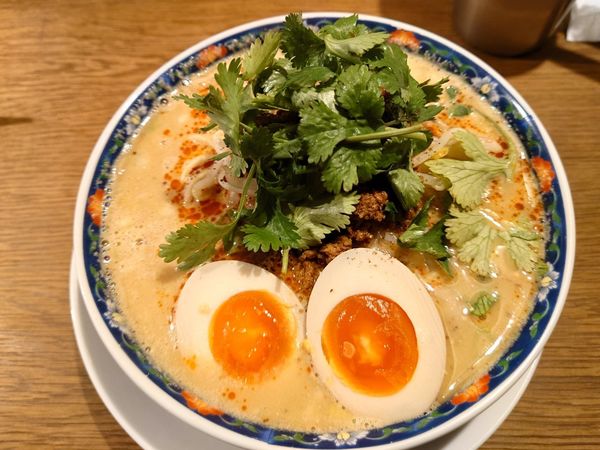 「麻辣担々麺+味玉」@中華そば 二階堂の写真