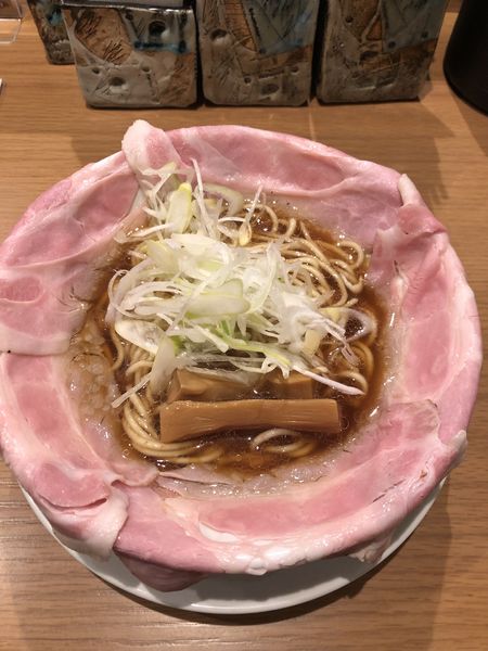 「ピストル(チャーシュー5枚)890円」@ラーメン大戦争 神田店の写真