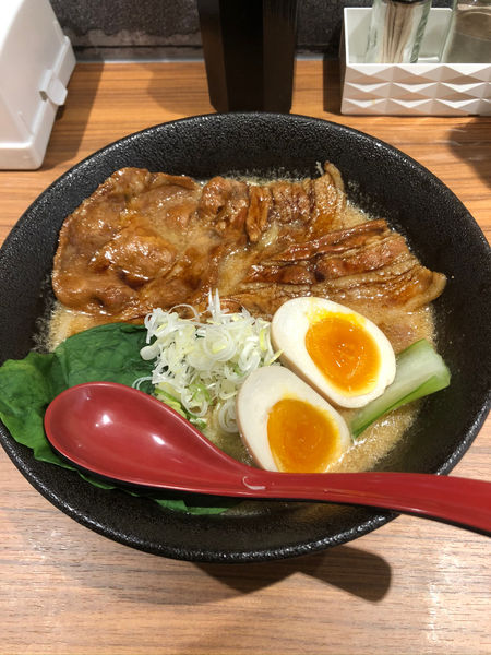 「十勝ホエー豚麺白味噌」@麺屋開高 狸小路店の写真
