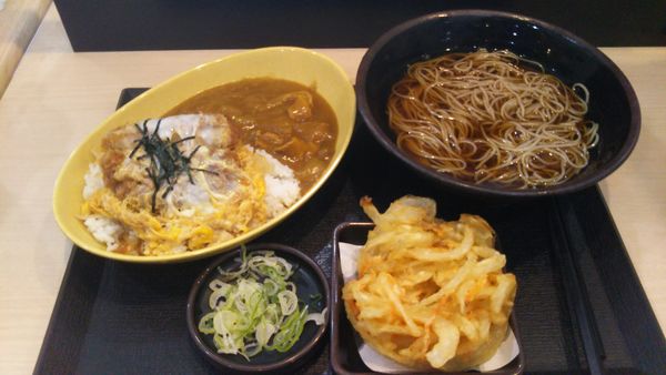 「満腹カレーかつ丼セット、かきあげ(クーポン)」@ゆで太郎 荒川沖店の写真