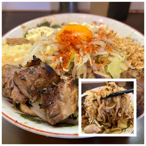 「汁なし 750円 ニンニクショウガ火の粉マヨビーム」@自家製麺 まさきの写真