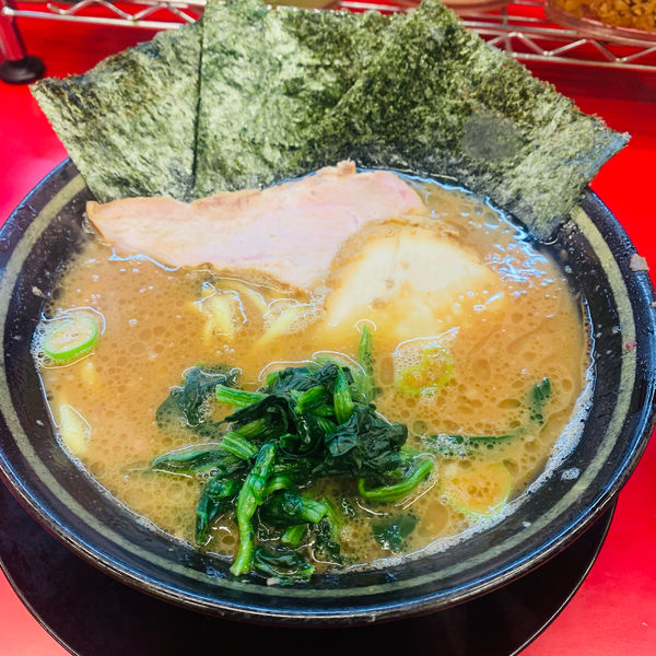 「ラーメン、ライス」@横浜家系ラーメン 宗八 柏本店の写真