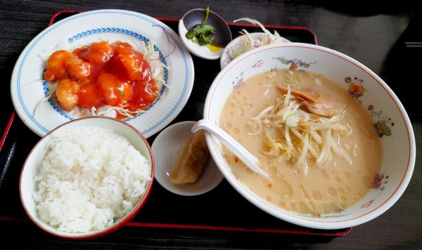 「ランチセット748円　※エビチリ※ラーメン＝コッテリラーメン」@台湾料理 香満園 野田店の写真